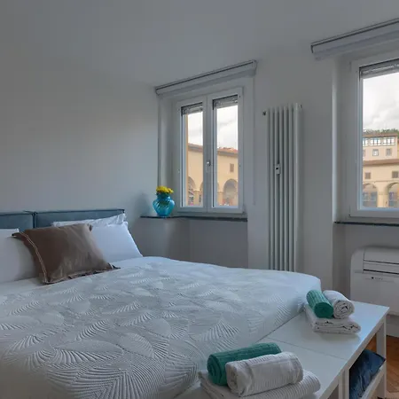 B52 Con Vista Apartment *